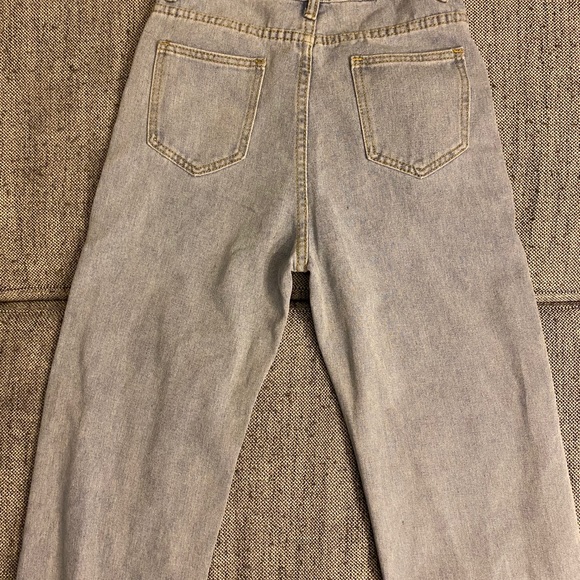 SHEIN LIGHT WASH JEANS - Picture 3 of 3